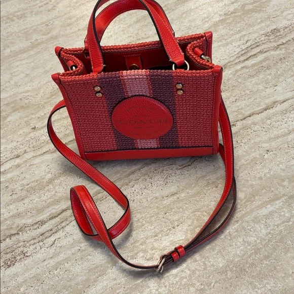 Coach Dempsey Straw Miami Tote 22 Crossbody in Red - Picture 9 of 11